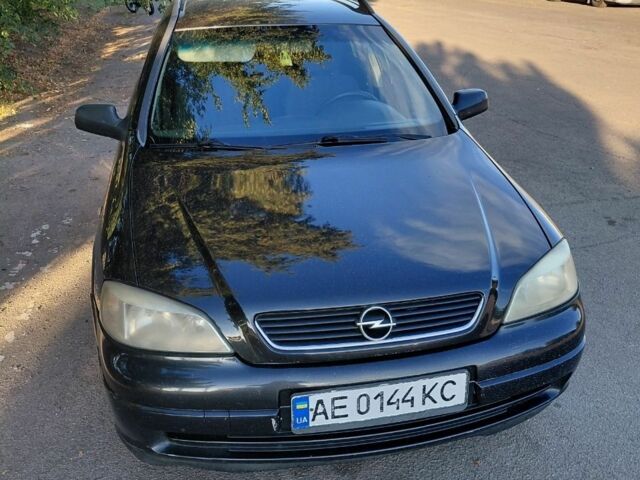Черный Опель Астра, объемом двигателя 1.7 л и пробегом 300 тыс. км за 1997 $, фото 1 на Automoto.ua