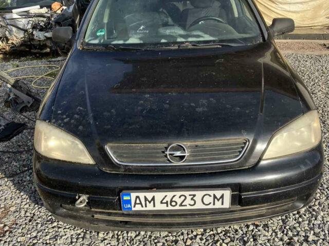 Черный Опель Астра, объемом двигателя 2.2 л и пробегом 300 тыс. км за 1800 $, фото 1 на Automoto.ua