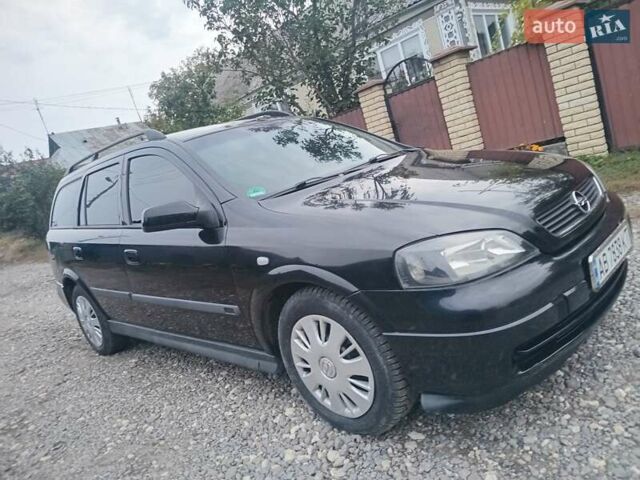 Черный Опель Астра, объемом двигателя 1.6 л и пробегом 232 тыс. км за 3000 $, фото 1 на Automoto.ua