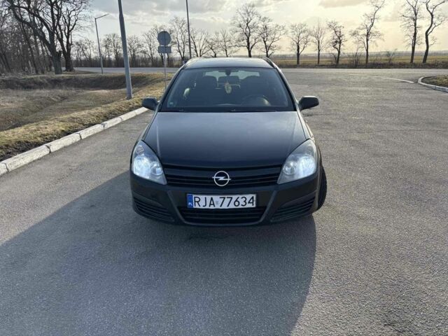 Черный Опель Астра, объемом двигателя 1.7 л и пробегом 268 тыс. км за 1700 $, фото 1 на Automoto.ua