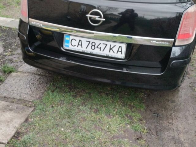Черный Опель Астра, объемом двигателя 1.6 л и пробегом 238 тыс. км за 5200 $, фото 1 на Automoto.ua