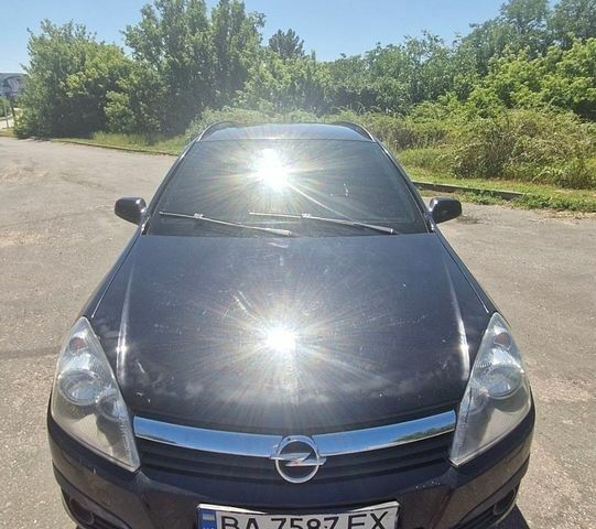 Чорний Опель Астра, об'ємом двигуна 1.6 л та пробігом 220 тис. км за 3700 $, фото 1 на Automoto.ua