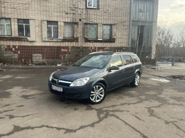 Черный Опель Астра, объемом двигателя 0 л и пробегом 100 тыс. км за 2300 $, фото 1 на Automoto.ua