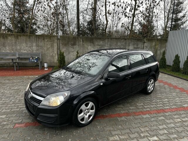 Черный Опель Астра, объемом двигателя 1.9 л и пробегом 286 тыс. км за 2050 $, фото 1 на Automoto.ua