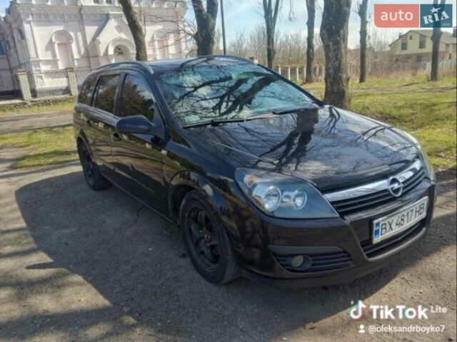 Черный Опель Астра, объемом двигателя 1.6 л и пробегом 300 тыс. км за 3600 $, фото 1 на Automoto.ua