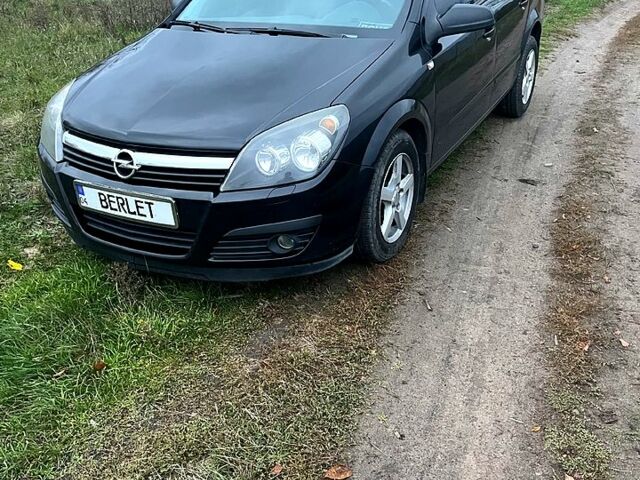 Черный Опель Астра, объемом двигателя 1.6 л и пробегом 330 тыс. км за 5200 $, фото 1 на Automoto.ua