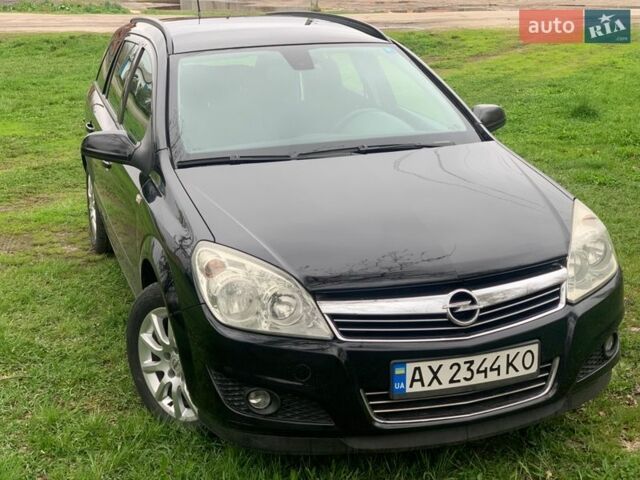 Черный Опель Астра, объемом двигателя 1.6 л и пробегом 220 тыс. км за 5500 $, фото 1 на Automoto.ua