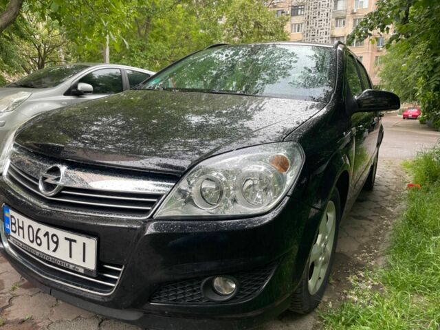 Черный Опель Астра, объемом двигателя 1.6 л и пробегом 264 тыс. км за 5000 $, фото 1 на Automoto.ua