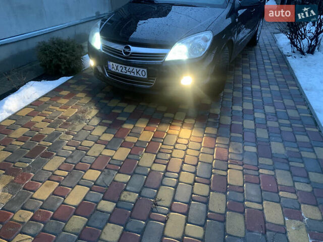 Чорний Опель Астра, об'ємом двигуна 1.6 л та пробігом 220 тис. км за 5899 $, фото 1 на Automoto.ua