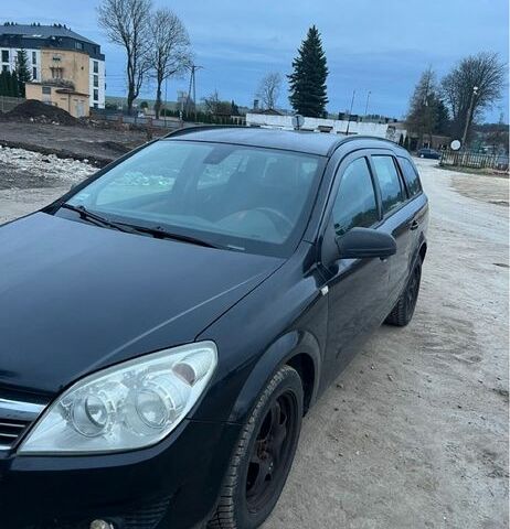 Черный Опель Астра, объемом двигателя 1.7 л и пробегом 269 тыс. км за 1800 $, фото 1 на Automoto.ua