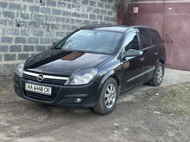 Черный Опель Астра, объемом двигателя 1.6 л и пробегом 300 тыс. км за 3200 $, фото 1 на Automoto.ua