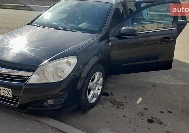 Чорний Опель Астра, об'ємом двигуна 1.6 л та пробігом 207 тис. км за 5400 $, фото 1 на Automoto.ua