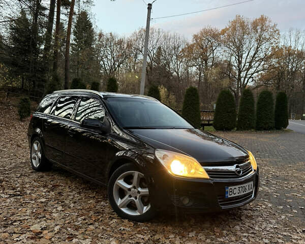Черный Опель Астра, объемом двигателя 1.6 л и пробегом 310 тыс. км за 4000 $, фото 1 на Automoto.ua