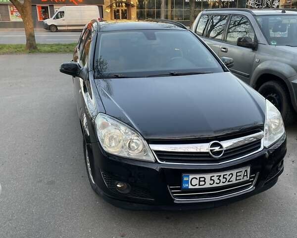 Черный Опель Астра, объемом двигателя 1.6 л и пробегом 190 тыс. км за 5000 $, фото 1 на Automoto.ua