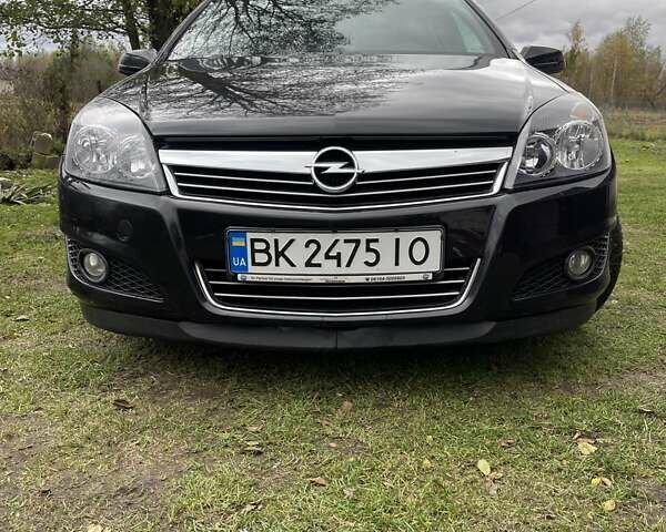 Черный Опель Астра, объемом двигателя 1.6 л и пробегом 272 тыс. км за 5100 $, фото 1 на Automoto.ua
