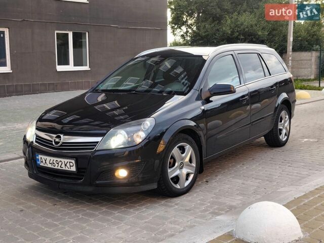 Черный Опель Астра, объемом двигателя 1.6 л и пробегом 267 тыс. км за 5400 $, фото 1 на Automoto.ua