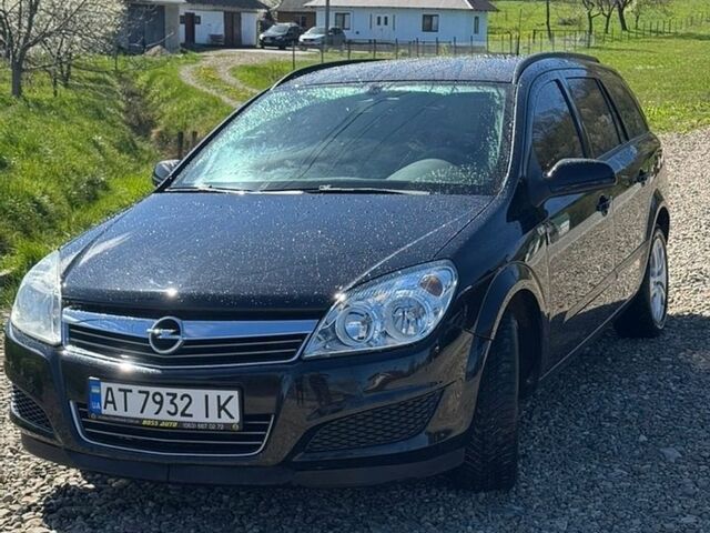 Черный Опель Астра, объемом двигателя 1.6 л и пробегом 250 тыс. км за 5800 $, фото 1 на Automoto.ua