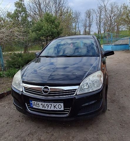 Черный Опель Астра, объемом двигателя 1.6 л и пробегом 270 тыс. км за 4700 $, фото 1 на Automoto.ua