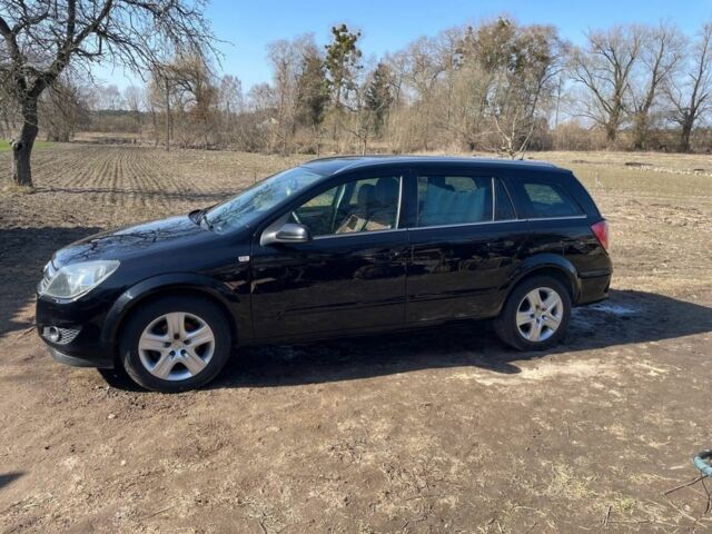 Черный Опель Астра, объемом двигателя 1.6 л и пробегом 295 тыс. км за 4850 $, фото 1 на Automoto.ua