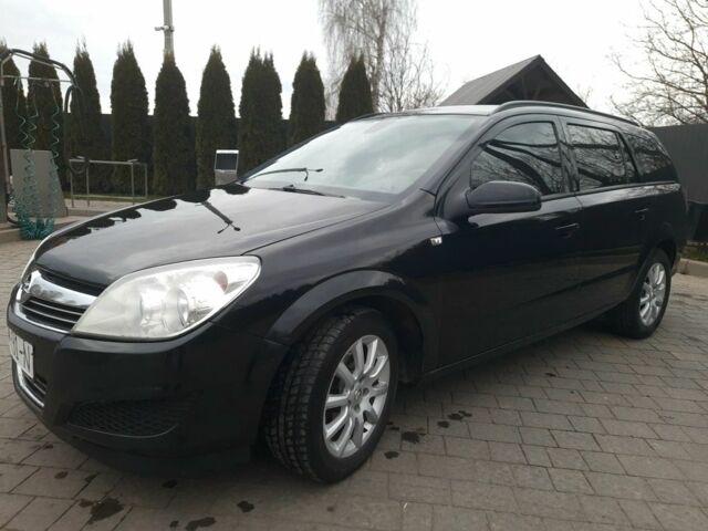 Черный Опель Астра, объемом двигателя 1.6 л и пробегом 237 тыс. км за 4500 $, фото 1 на Automoto.ua