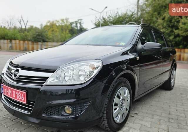 Черный Опель Астра, объемом двигателя 1.6 л и пробегом 209 тыс. км за 5850 $, фото 1 на Automoto.ua