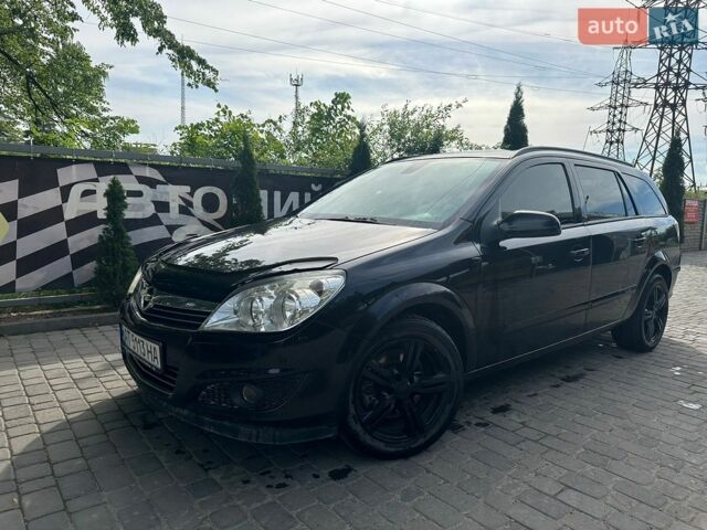 Черный Опель Астра, объемом двигателя 1.7 л и пробегом 276 тыс. км за 5800 $, фото 1 на Automoto.ua