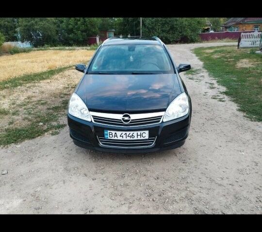 Черный Опель Астра, объемом двигателя 1.6 л и пробегом 2 тыс. км за 6100 $, фото 1 на Automoto.ua