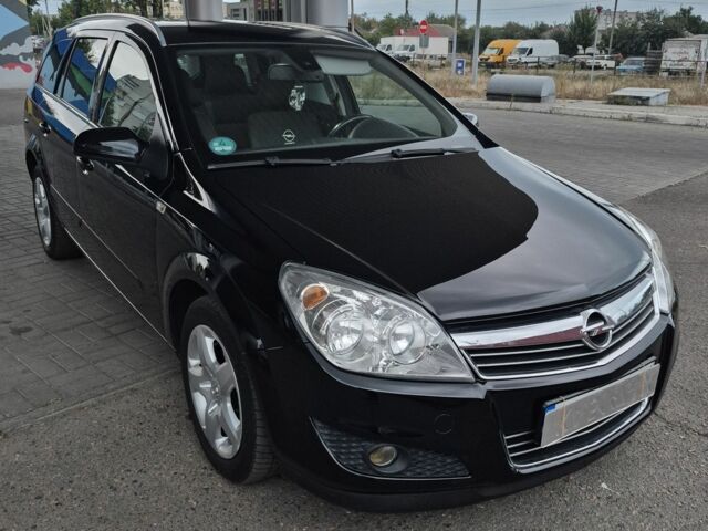Опель Астра 2008 в Черкассах на Automoto.ua Черный Опель Астра, объемом двигателя 0 л и пробегом 175 тыс. км за 5700 $, фото 1 на Automoto.ua