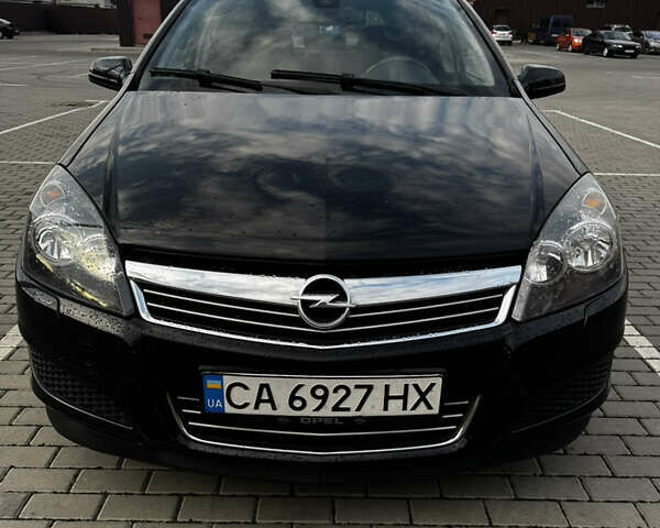 Черный Опель Астра, объемом двигателя 1.8 л и пробегом 405 тыс. км за 5500 $, фото 1 на Automoto.ua