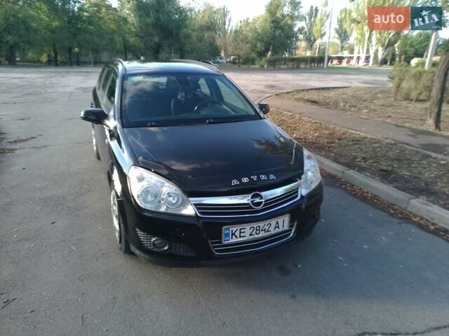 Черный Опель Астра, объемом двигателя 1.6 л и пробегом 220 тыс. км за 5950 $, фото 1 на Automoto.ua