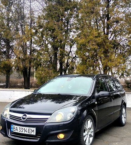 Черный Опель Астра, объемом двигателя 1.7 л и пробегом 200 тыс. км за 4500 $, фото 1 на Automoto.ua