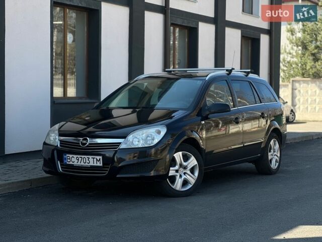 Черный Опель Астра, объемом двигателя 1.7 л и пробегом 256 тыс. км за 3999 $, фото 1 на Automoto.ua