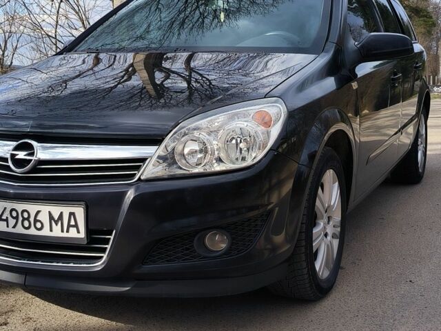 Чорний Опель Астра, об'ємом двигуна 1.7 л та пробігом 329 тис. км за 5499 $, фото 1 на Automoto.ua
