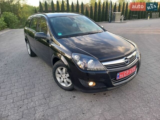 Черный Опель Астра, объемом двигателя 1.6 л и пробегом 200 тыс. км за 5300 $, фото 1 на Automoto.ua