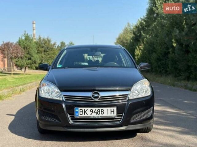 Черный Опель Астра, объемом двигателя 1.6 л и пробегом 162 тыс. км за 6000 $, фото 1 на Automoto.ua