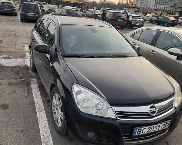 Черный Опель Астра, объемом двигателя 1.9 л и пробегом 270 тыс. км за 4600 $, фото 1 на Automoto.ua