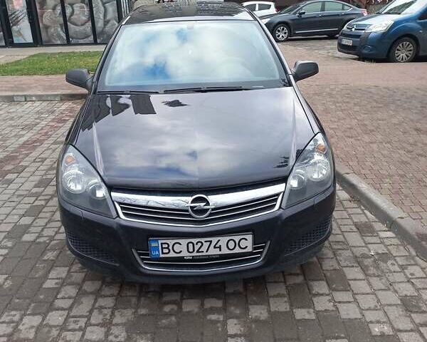 Черный Опель Астра, объемом двигателя 1.7 л и пробегом 330 тыс. км за 5800 $, фото 1 на Automoto.ua