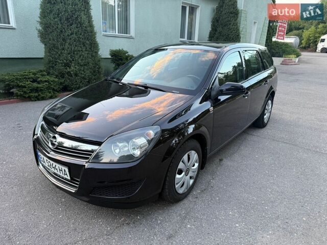 Черный Опель Астра, объемом двигателя 1.4 л и пробегом 228 тыс. км за 5700 $, фото 1 на Automoto.ua