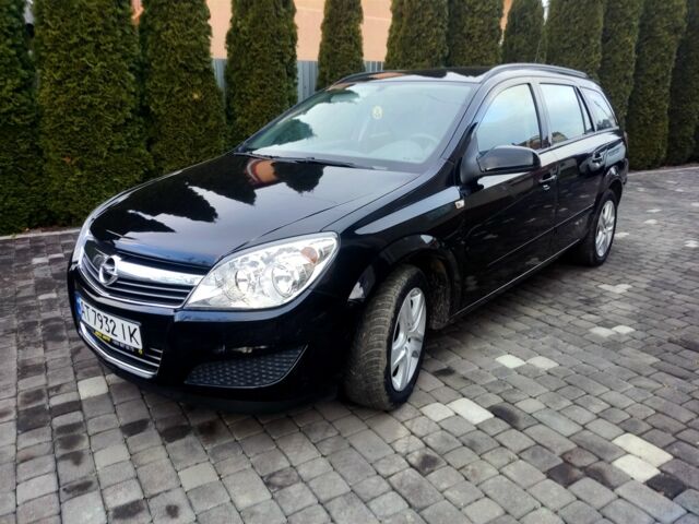 Черный Опель Астра, объемом двигателя 1.6 л и пробегом 220 тыс. км за 5800 $, фото 1 на Automoto.ua