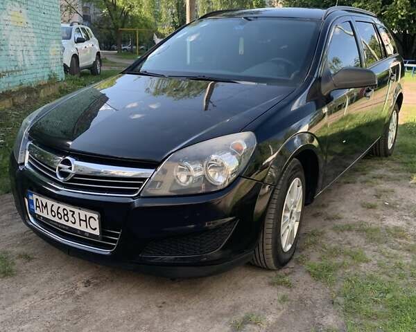 Чорний Опель Астра, об'ємом двигуна 1.36 л та пробігом 220 тис. км за 4750 $, фото 1 на Automoto.ua