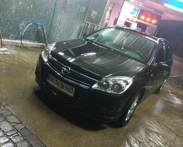 Черный Опель Астра, объемом двигателя 1.9 л и пробегом 266 тыс. км за 5550 $, фото 1 на Automoto.ua