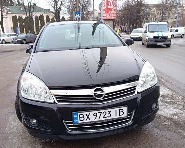 Черный Опель Астра, объемом двигателя 1.6 л и пробегом 217 тыс. км за 5400 $, фото 1 на Automoto.ua