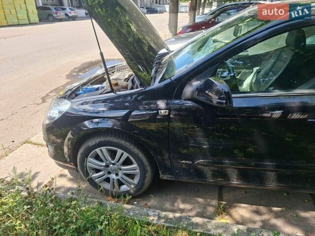 Черный Опель Астра, объемом двигателя 1.6 л и пробегом 278 тыс. км за 2800 $, фото 1 на Automoto.ua