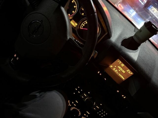 Черный Опель Астра, объемом двигателя 1.7 л и пробегом 242 тыс. км за 6500 $, фото 1 на Automoto.ua