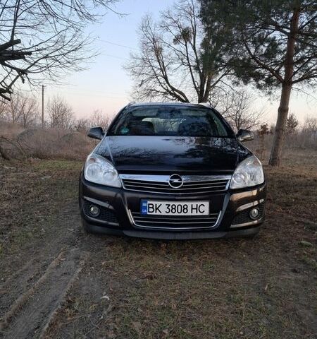 Чорний Опель Астра, об'ємом двигуна 1.6 л та пробігом 216 тис. км за 5600 $, фото 1 на Automoto.ua