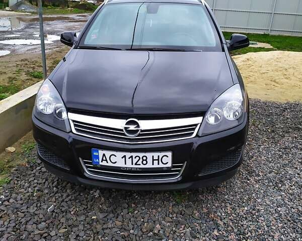 Черный Опель Астра, объемом двигателя 1.7 л и пробегом 238 тыс. км за 5500 $, фото 1 на Automoto.ua