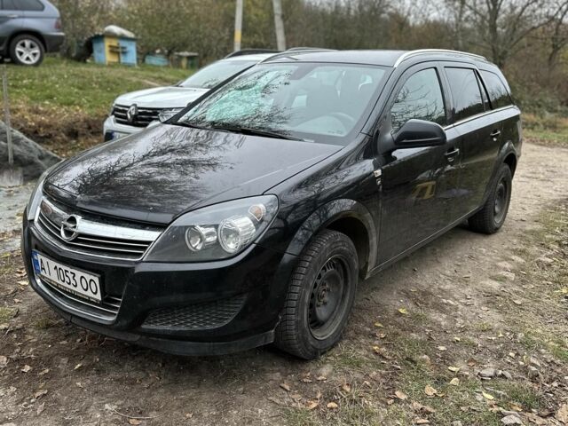 Опель Астра 2010 в Черкассах на Automoto.ua Черный Опель Астра, объемом двигателя 1.7 л и пробегом 300 тыс. км за 5400 $, фото 1 на Automoto.ua