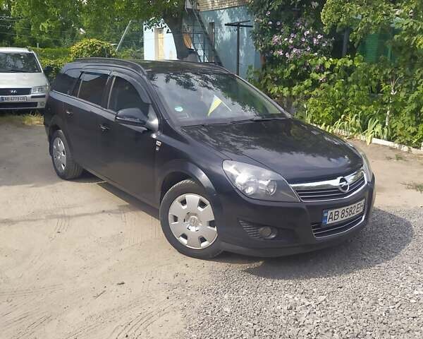 Черный Опель Астра, объемом двигателя 0 л и пробегом 224 тыс. км за 6800 $, фото 1 на Automoto.ua
