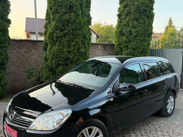 Чорний Опель Астра, об'ємом двигуна 1.6 л та пробігом 195 тис. км за 6100 $, фото 1 на Automoto.ua