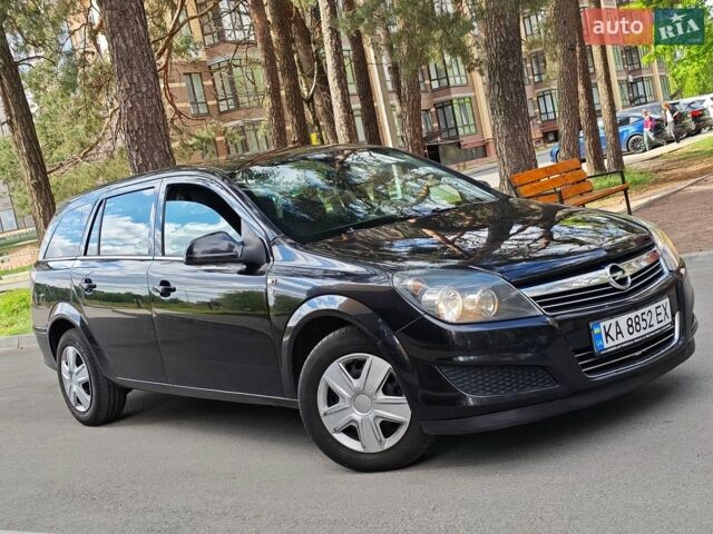 Черный Опель Астра, объемом двигателя 1.6 л и пробегом 270 тыс. км за 5300 $, фото 1 на Automoto.ua